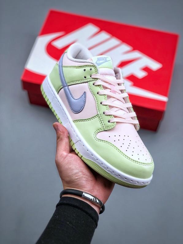 NIKE DUNK LOW Barely Green
