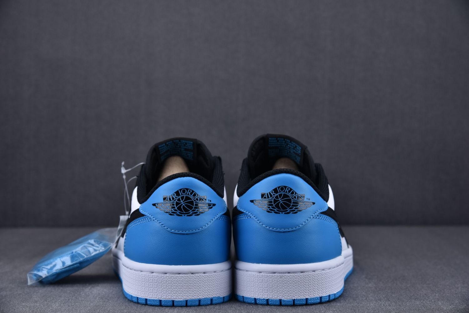 #AirJordan1Low
#BlackDarkPowderBlue
#AirJordan1
#Jordan1Low
#Sneakerheads
#AirJordanCollectors
#BlackSneakers
#PowderBlueSneakers
#AirJordanLow
#SneakerFashion
#AirJordanStyle
#JordanBrand
#SneakerInvestment
#RareSneakers
#AirJordanRetro