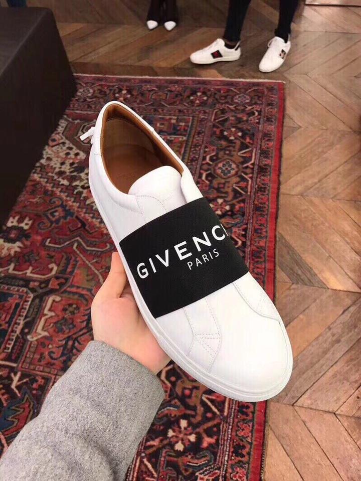GIVENCHY - SNEAKERS